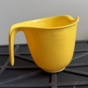 Vintage Rubbermaid Grip & Mix Batter Bowl 6 Cups Yellow #2661 Good Condition